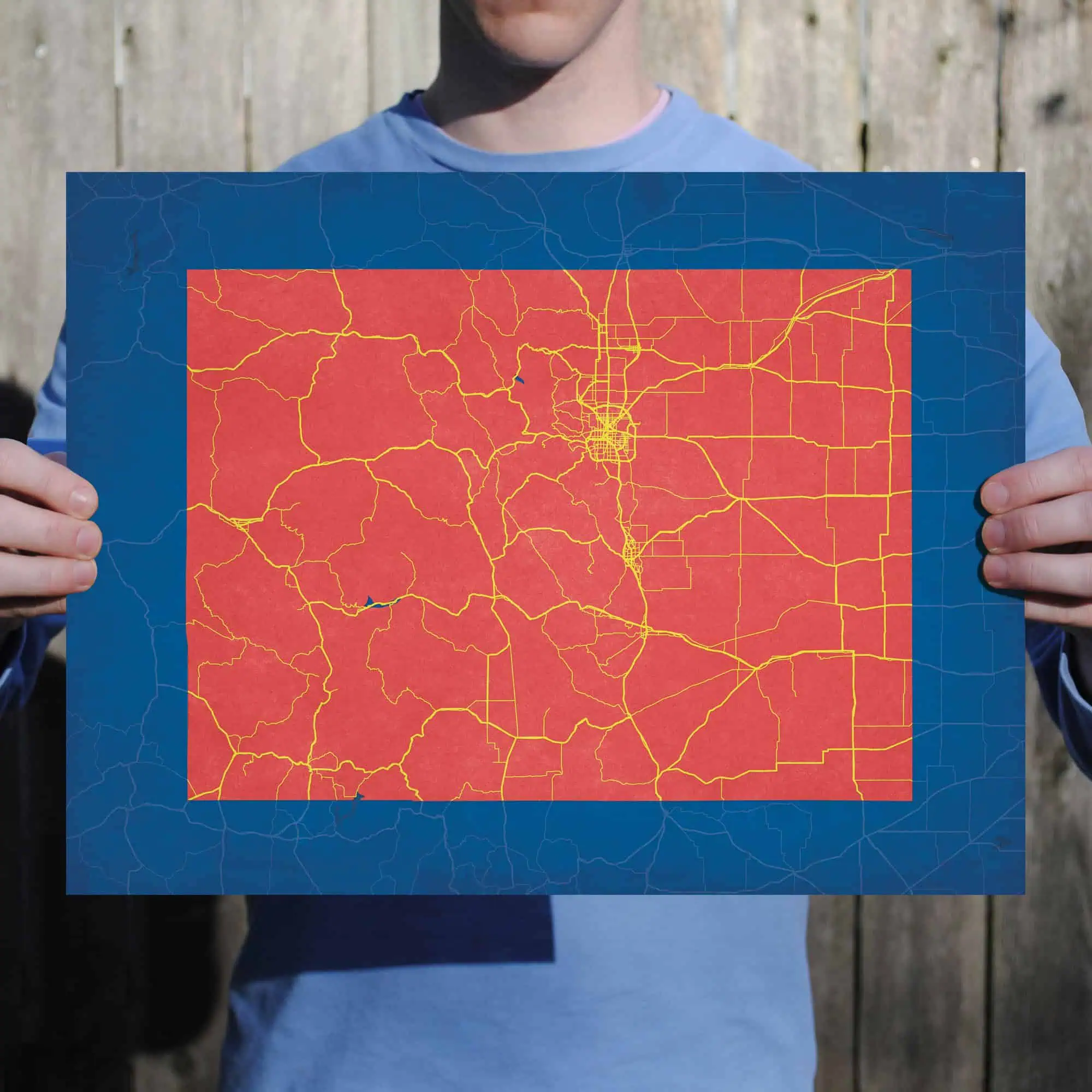 Detailed map of a city and surrounding areas, featuring streets, highways, and water bodies, ideal for navigation and geographic reference.